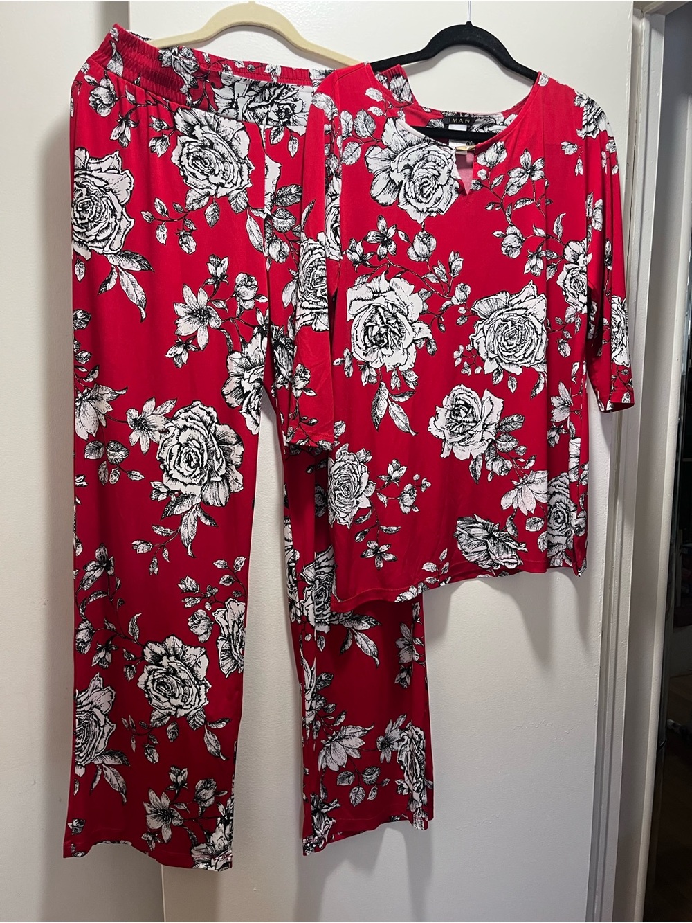 IMAN Red and White Floral Dress Top